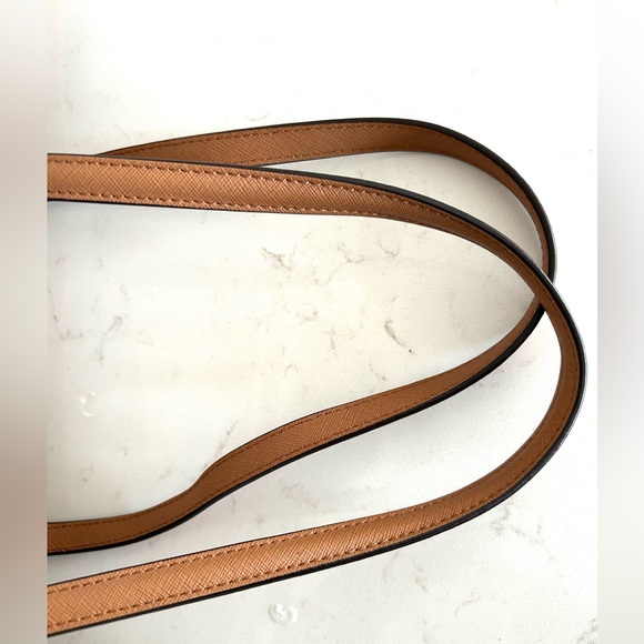 Michael Kors Large Jet Set Tote with Gold Python Embossing - Picture 14 of 15